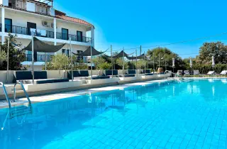 Bruskos Hotel & Suites
