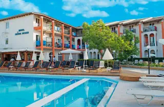 Silver Beach Hotel and Annexe Apartments