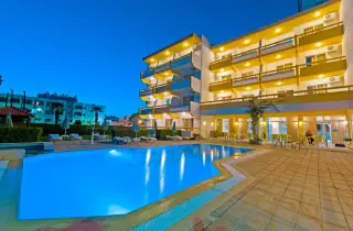 Trianta Hotel Apartmentos