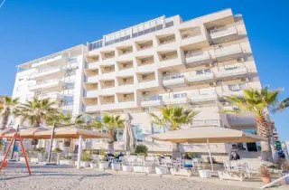 Zanzi Hotel