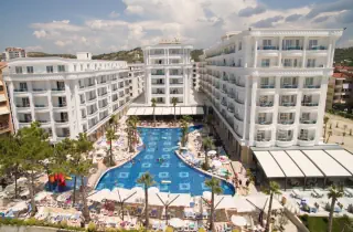 Grand Blue FAFA Resort & Spa