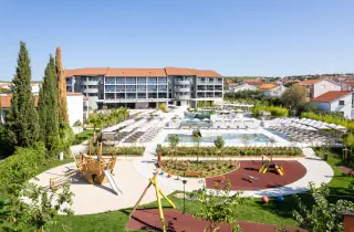 Molum Hotel & Residences