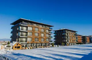 CORNELIA DELUXE RESIDENCE