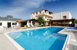 Eleonora Apartments