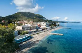 Bella Vista Beach Hotel and Studios