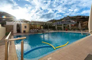 ELPIS STUDIOS AND APARTMENTS