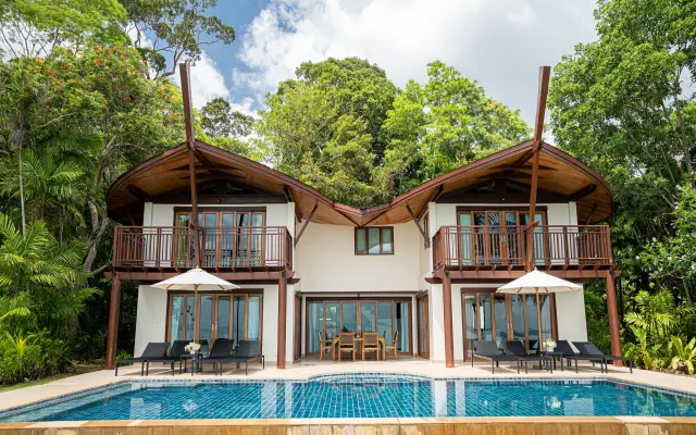  Barcelo Coconut Island (ex The Village Coconut Island) 