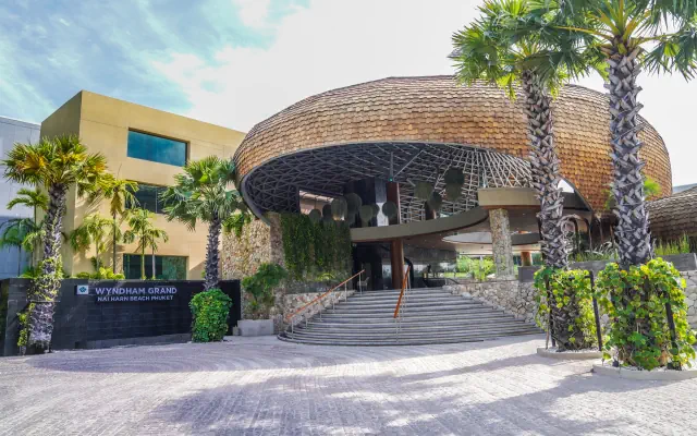 Wyndham Grand Nai Harn Beach Phuket