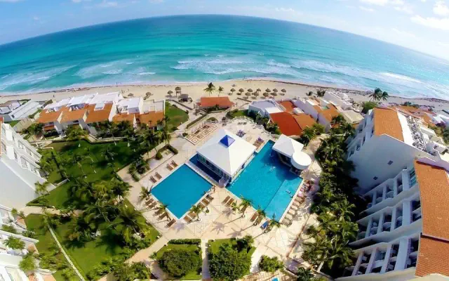 Solymar Beach Resort