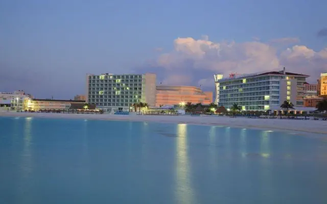 Krystal Cancun