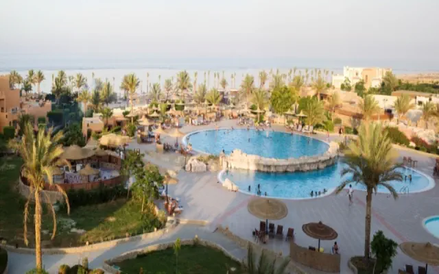 Blend Elphistone Resort