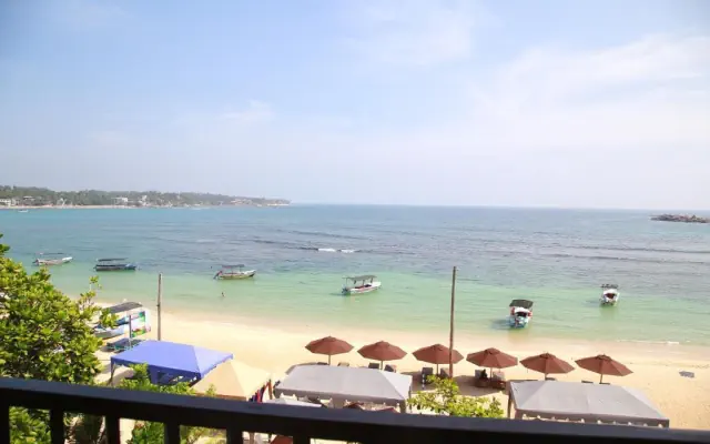 Wave Beach Resort Unawatuna