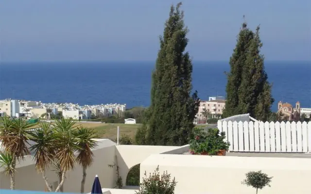 Sunny Hill Apartments