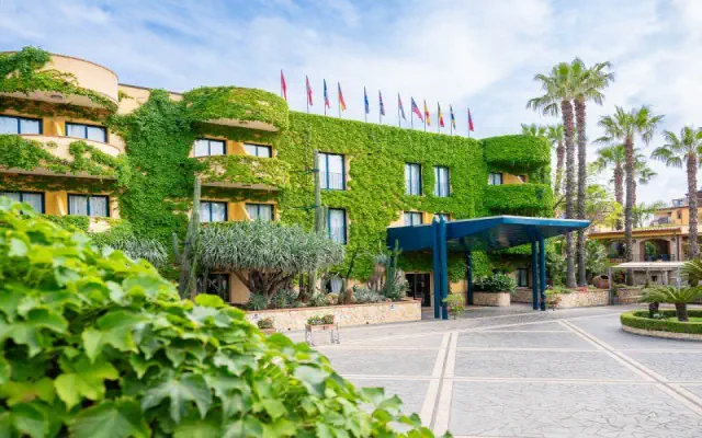 Caesar Palace (Giardini Naxos)
