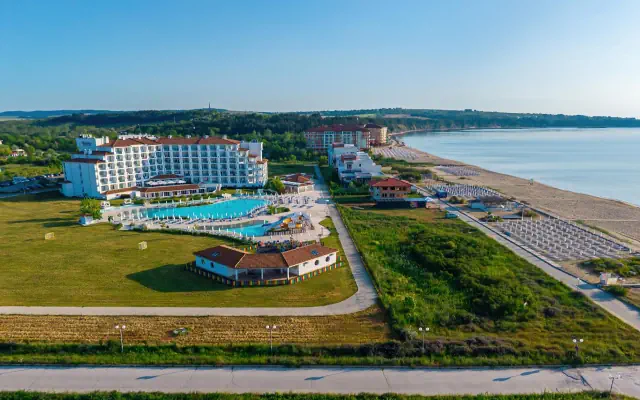 Sunrise Blue Magic Resort