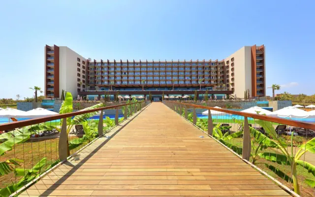 Concorde Luxury Resort (Vokolida)