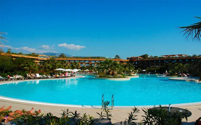 Acacia Resort