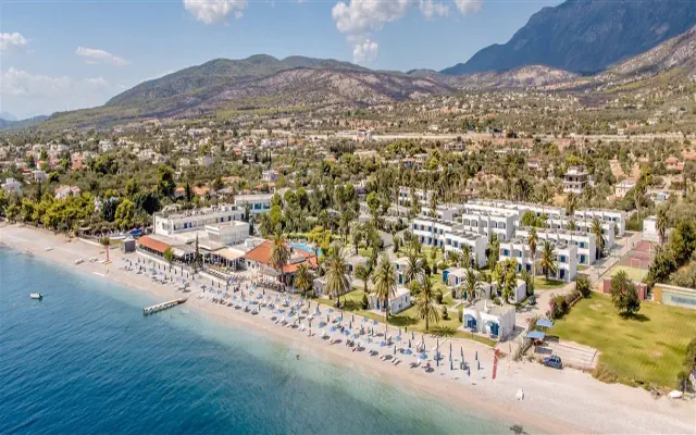 Kinetta Beach Resort