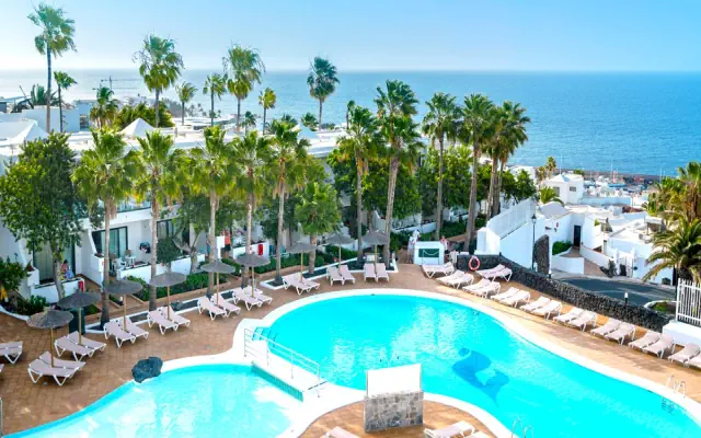 THB Flora (Puerto del Carmen)