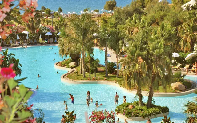 Acacia Resort