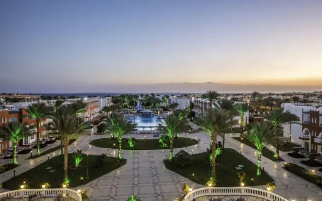 Sunrise Select Garden Beach Resort & Spa