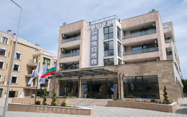  Cinema 