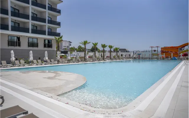 Avia Resort & Spa