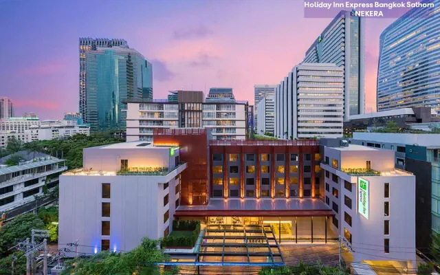 Ibis Sathorn