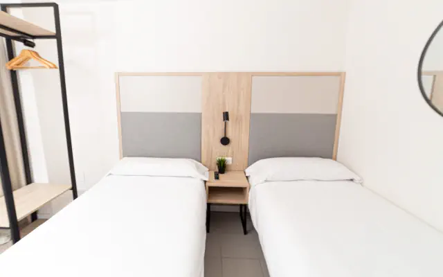 Dynastic Rooms Apartments (ex. Mayra Apartamenty)