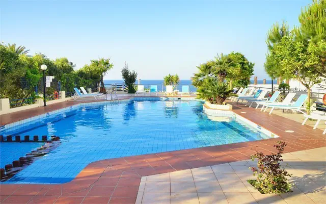 Golden Beach (Hersonissos)