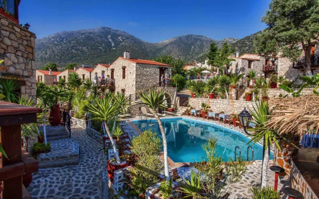 Petrino Horio Stone Village
