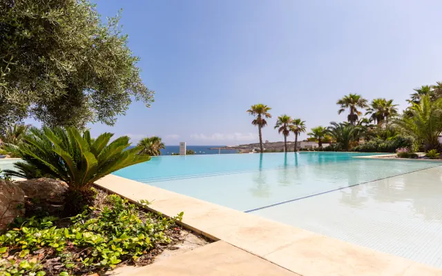 Salini Resort