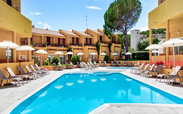 Blu Laconia Village