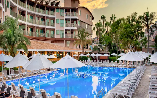 Quattro Family Club Dem