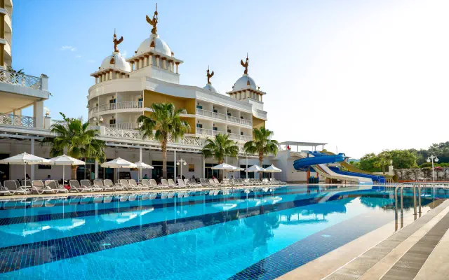 Oz Sui Resort
