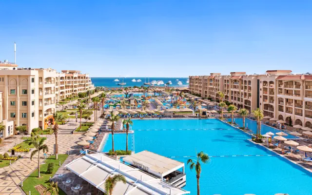 Pickalbatros White Beach Resort