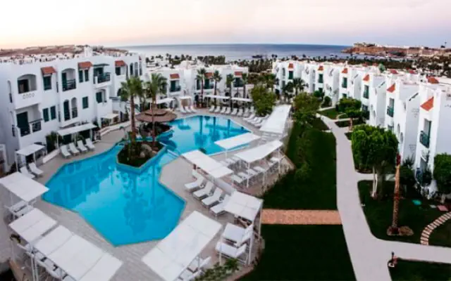 Jaz Neo Naama Bay
