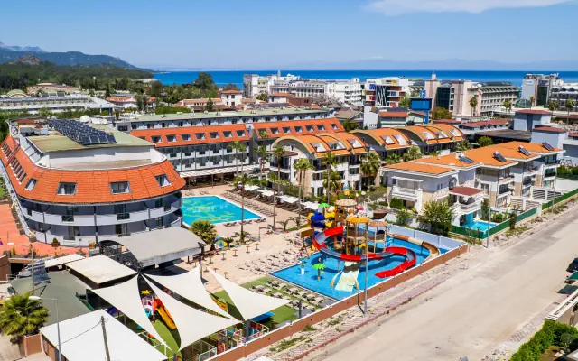  Dedeman Kemer Resort 