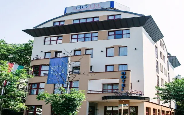  Mediterran (Budapest) 