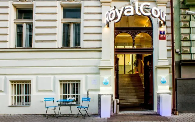  Royal Court Apartments 