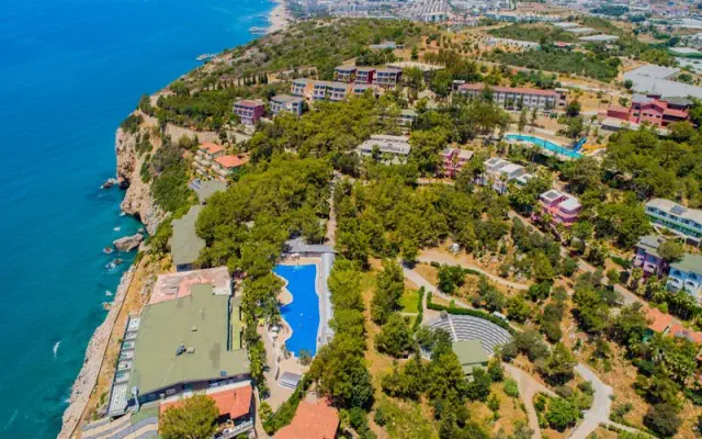 Senza Garden Holiday Club