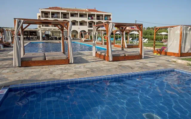 Golden Sands (Agios Georgios)