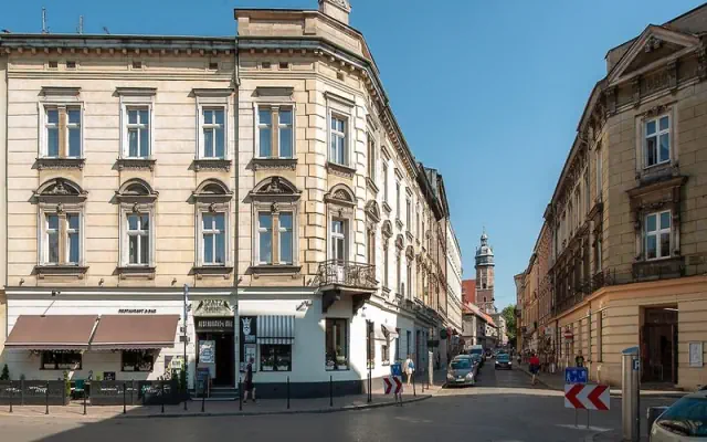 Station Aparthotel