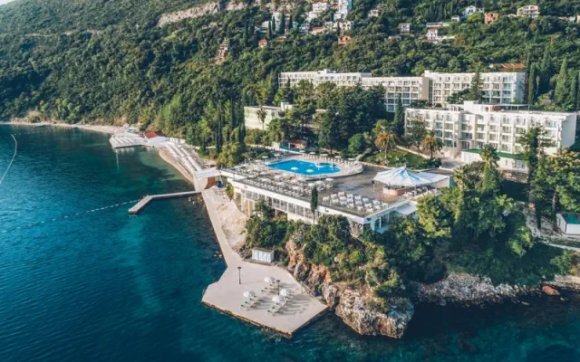  Iberostar Waves Herceg Novi (ex. Riviera Resort) 